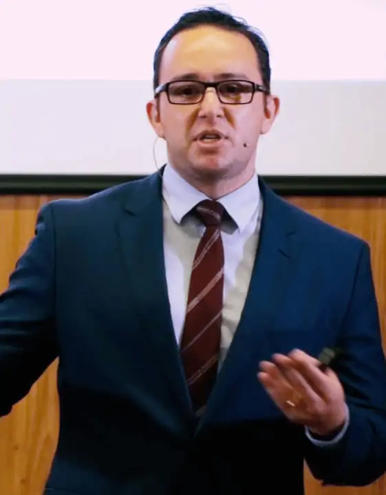 Dr. Diogo Garcia