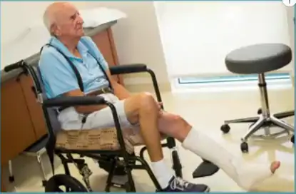 As quedas podem causar fraturas e lesões graves