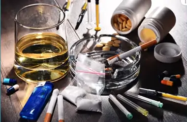 Pessoas que fazem uso abusivo de álcool e drogas têm um risco maior de suicídio