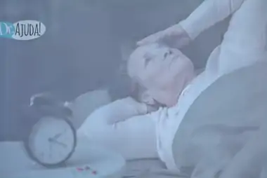 Dificuldade em iniciar ou em terminar o sono.